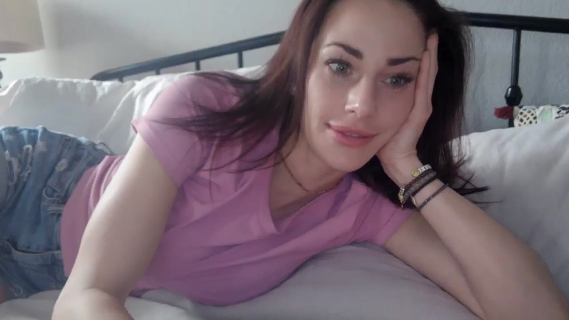 Gallery image thumbnail from Siren3's myfreecams stream on, 02/03/2025, 15:34 image 7 of 20