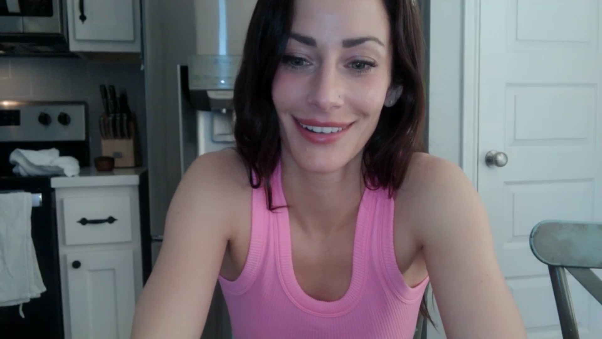 Gallery image thumbnail from Siren3's myfreecams stream on, 04/15/2025, 18:13 image 12 of 20
