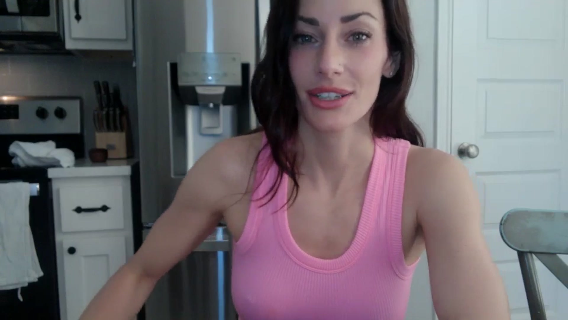 Gallery image thumbnail from Siren3's myfreecams stream on, 04/15/2025, 18:13 image 14 of 20