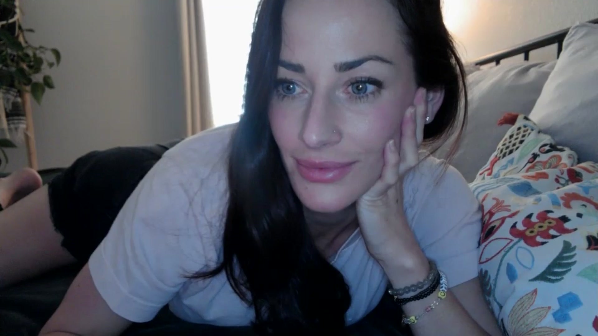 Gallery image thumbnail from Siren3's myfreecams stream on, 04/16/2025, 19:32 image 7 of 20