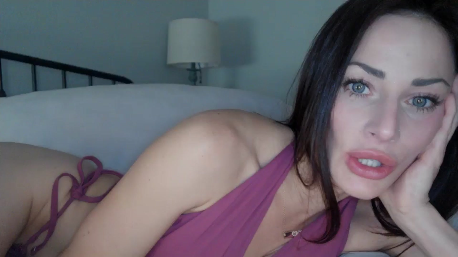 Gallery image thumbnail from Siren3's myfreecams stream on, 05/13/2025, 18:49 image 14 of 20
