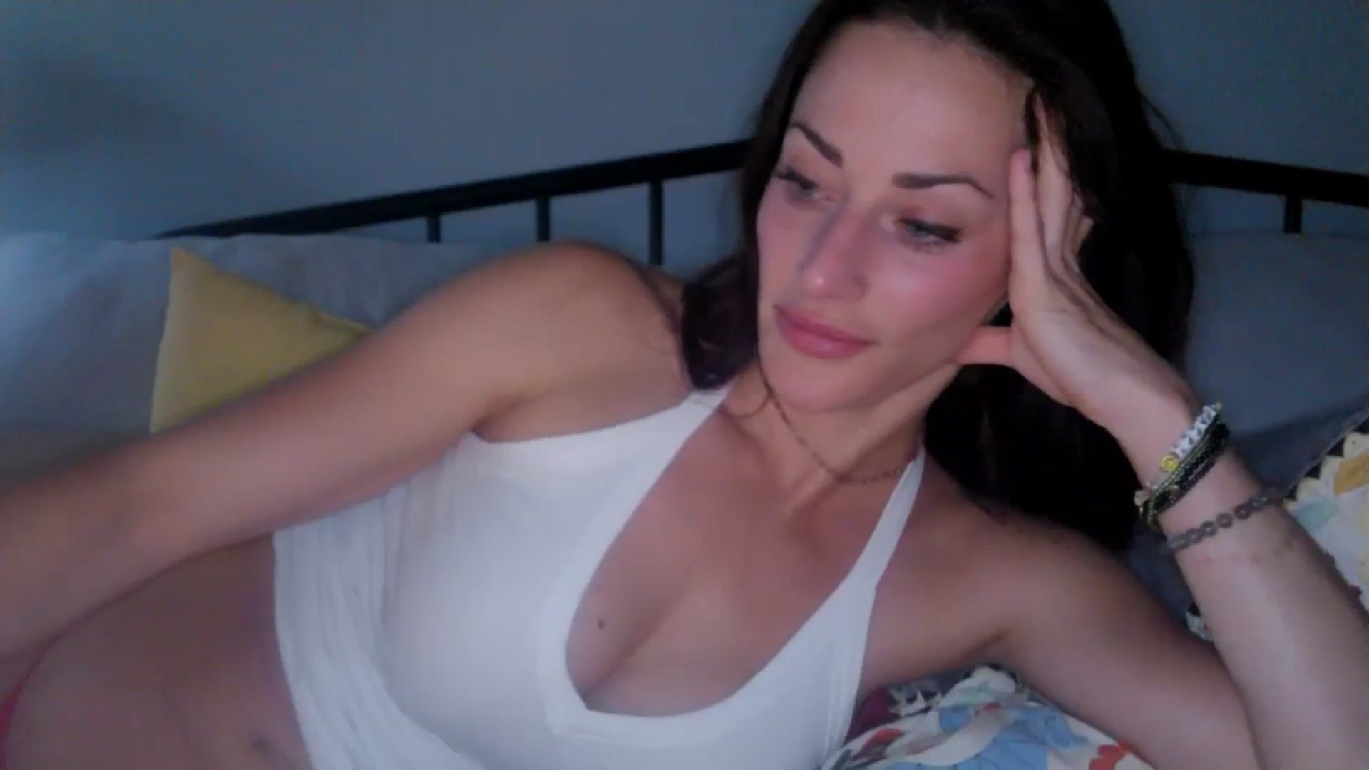 Gallery image thumbnail from Siren3's myfreecams stream on, 05/24/2025, 01:12 image 12 of 20