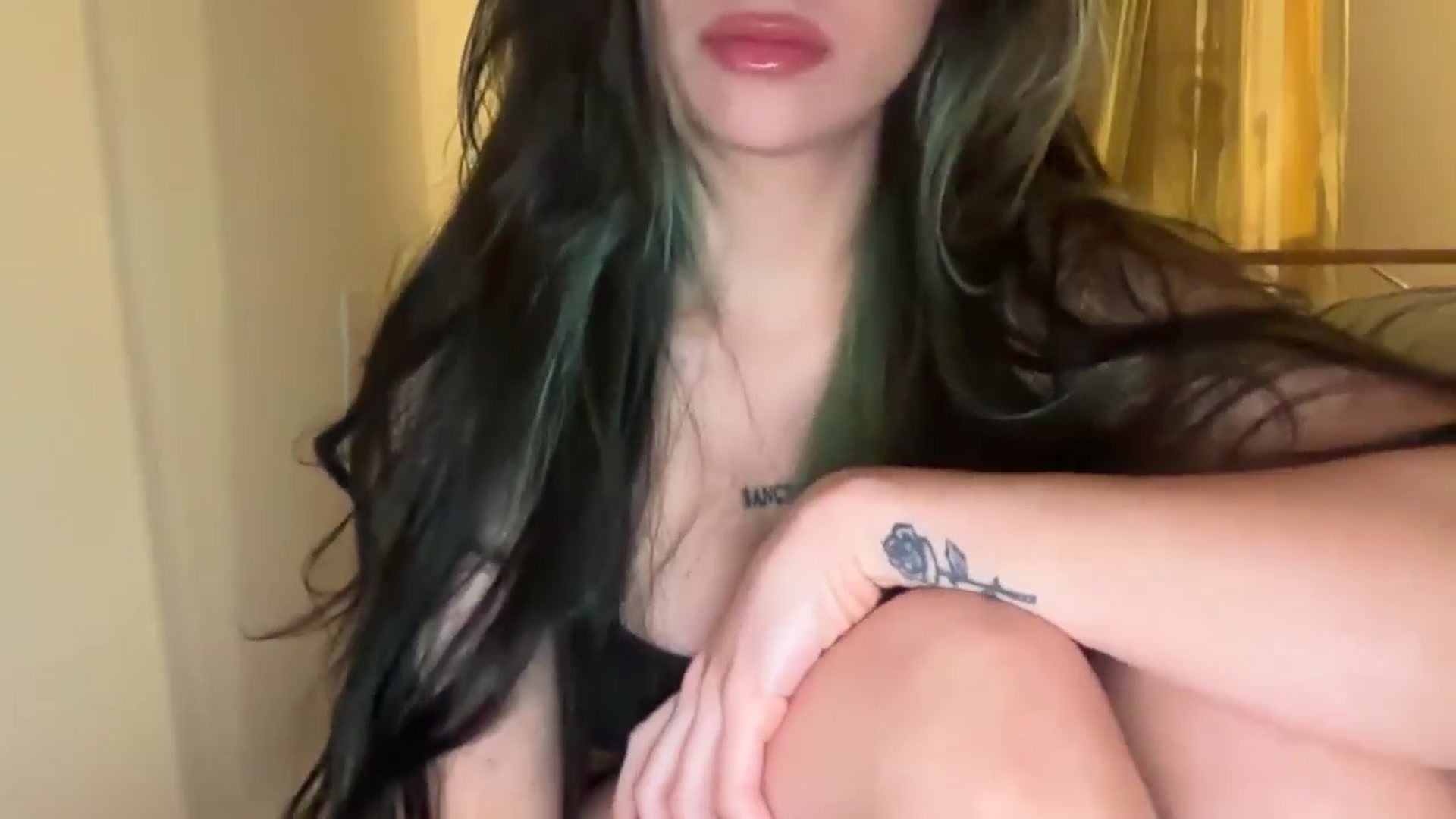 Gallery image thumbnail from SirenRain's myfreecams stream on, 04/11/2026, 13:47 image 13 of 20