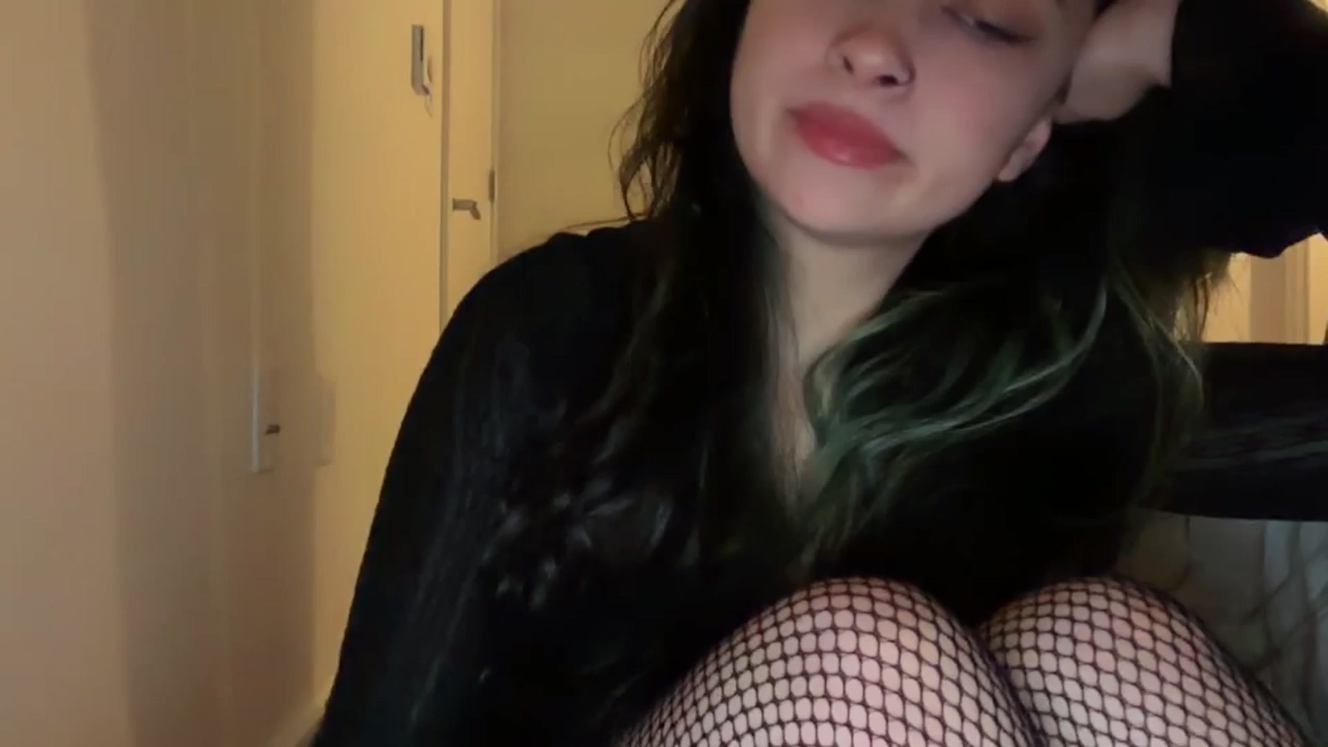 Gallery image thumbnail from SirenRain's myfreecams stream on, 04/13/2026, 14:25 image 1 of 20
