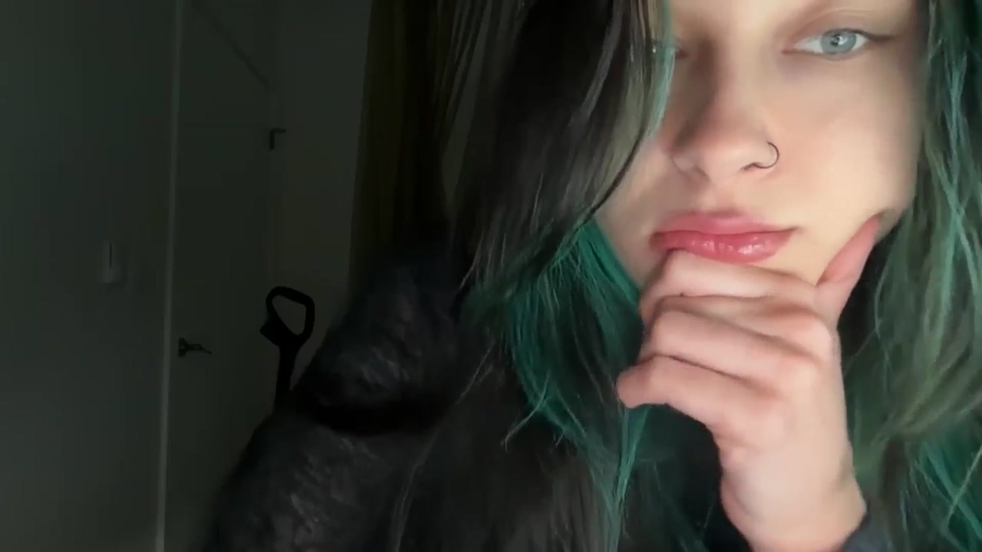 Gallery image thumbnail from SirenRain's myfreecams stream on, 05/06/2026, 16:22 image 6 of 20