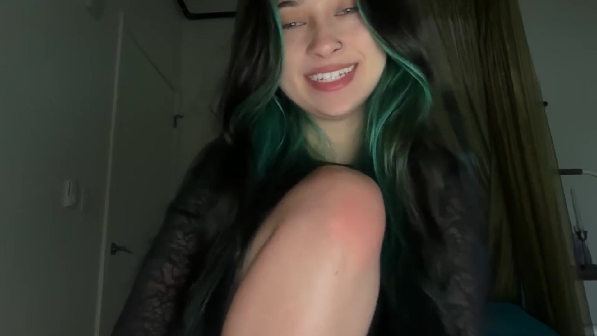 Gallery image thumbnail from SirenRain's myfreecams stream on, 05/06/2026, 16:22 image 10 of 20