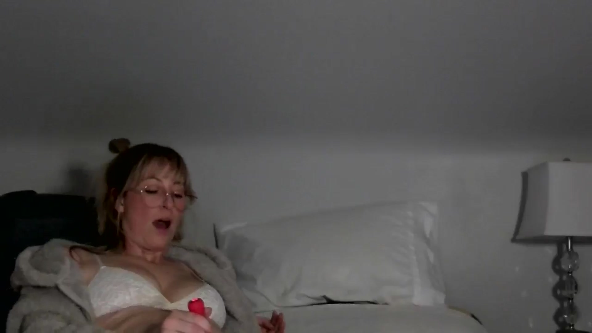 Gallery image thumbnail from Sirene8's myfreecams stream on, 11/19/2025, 19:32 image 19 of 20