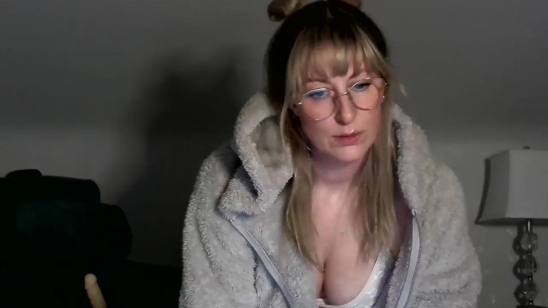 Gallery image thumbnail from Sirene8's myfreecams stream on, 11/19/2025, 19:32 image 1 of 20