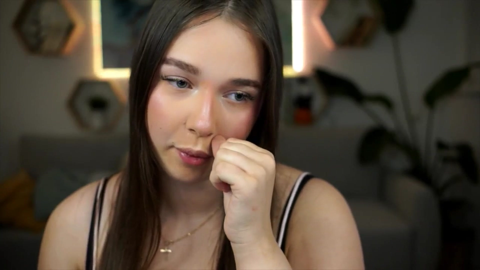 Gallery image thumbnail from Sisii's myfreecams stream on, 04/13/2026, 20:03 image 20 of 20