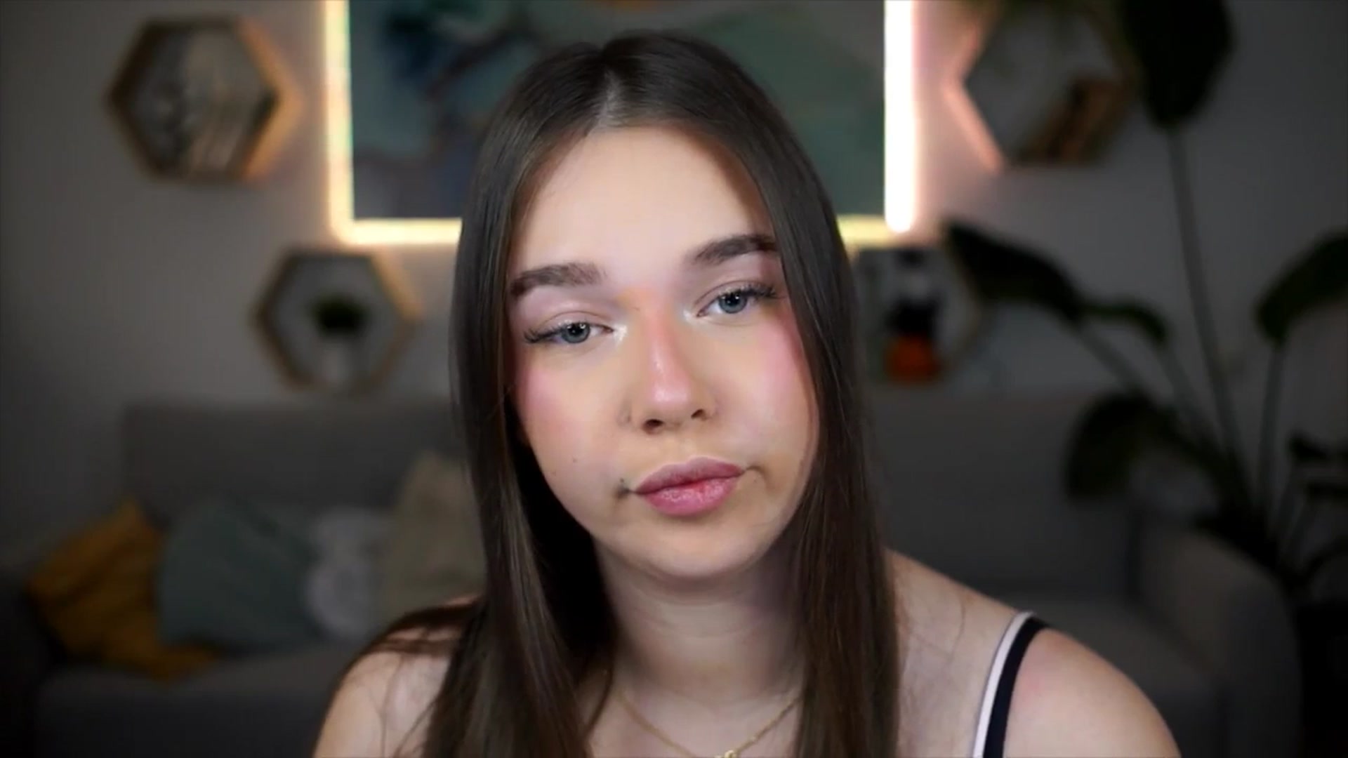 Gallery image thumbnail from Sisii's myfreecams stream on, 04/13/2026, 20:03 image 2 of 20