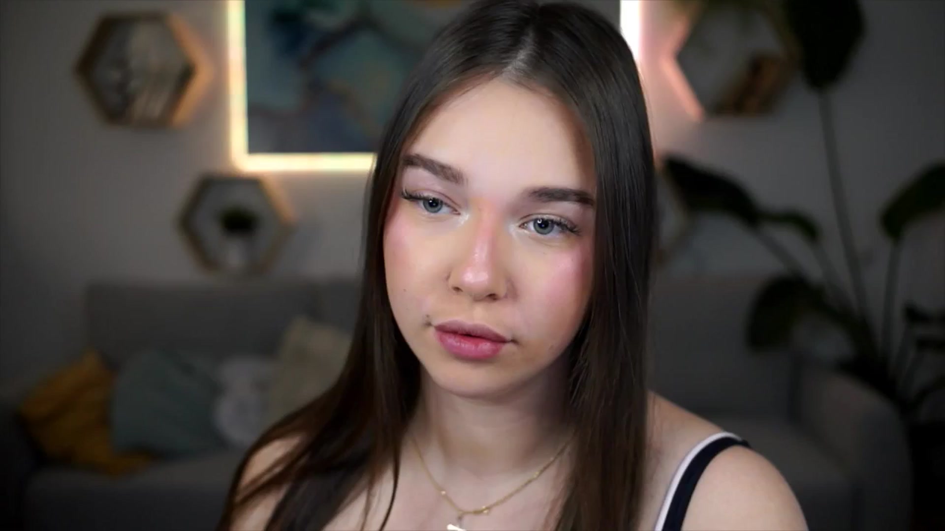 Gallery image thumbnail from Sisii's myfreecams stream on, 04/13/2026, 20:03 image 1 of 20