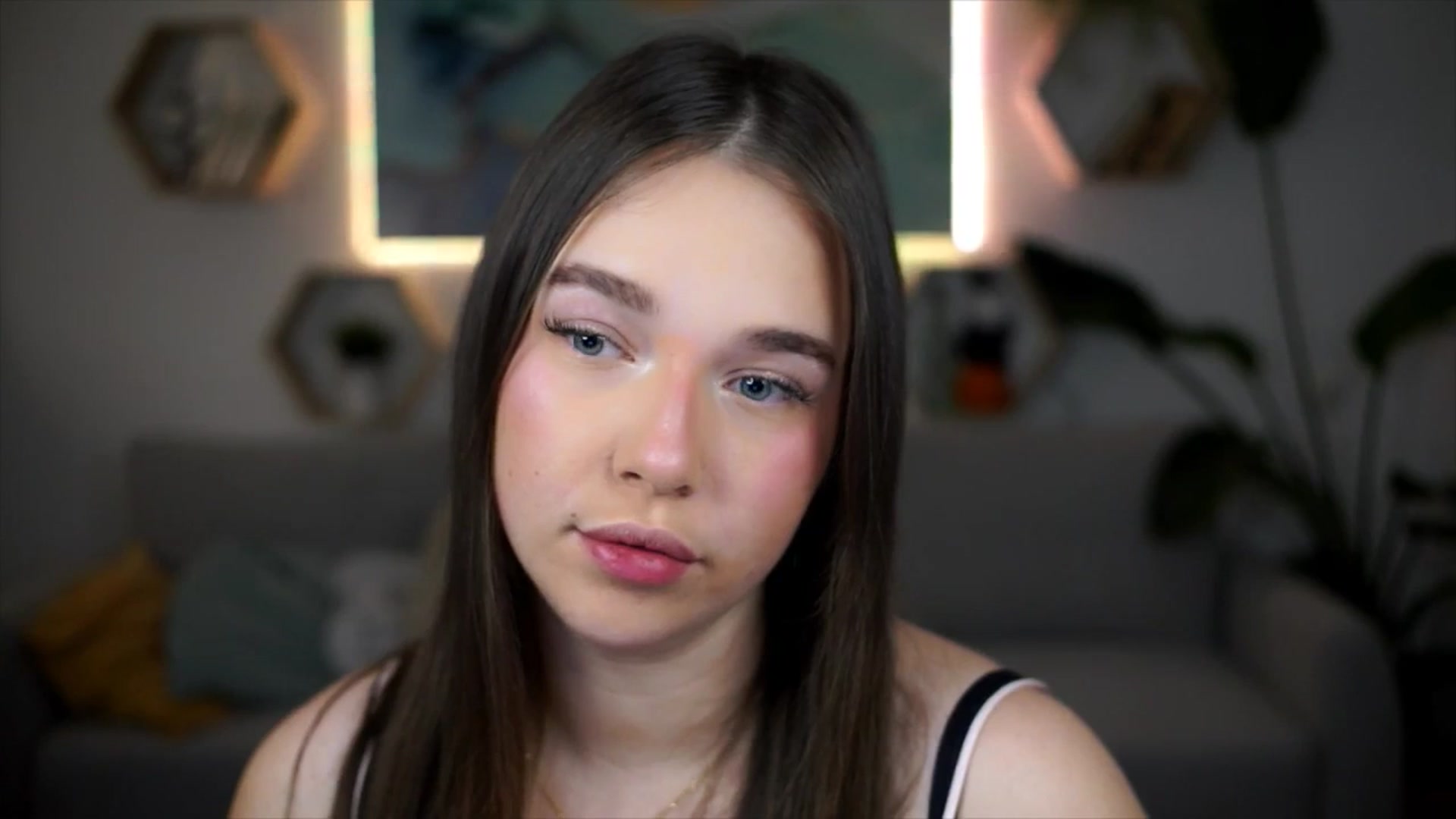 Gallery image thumbnail from Sisii's myfreecams stream on, 04/13/2026, 20:03 image 5 of 20