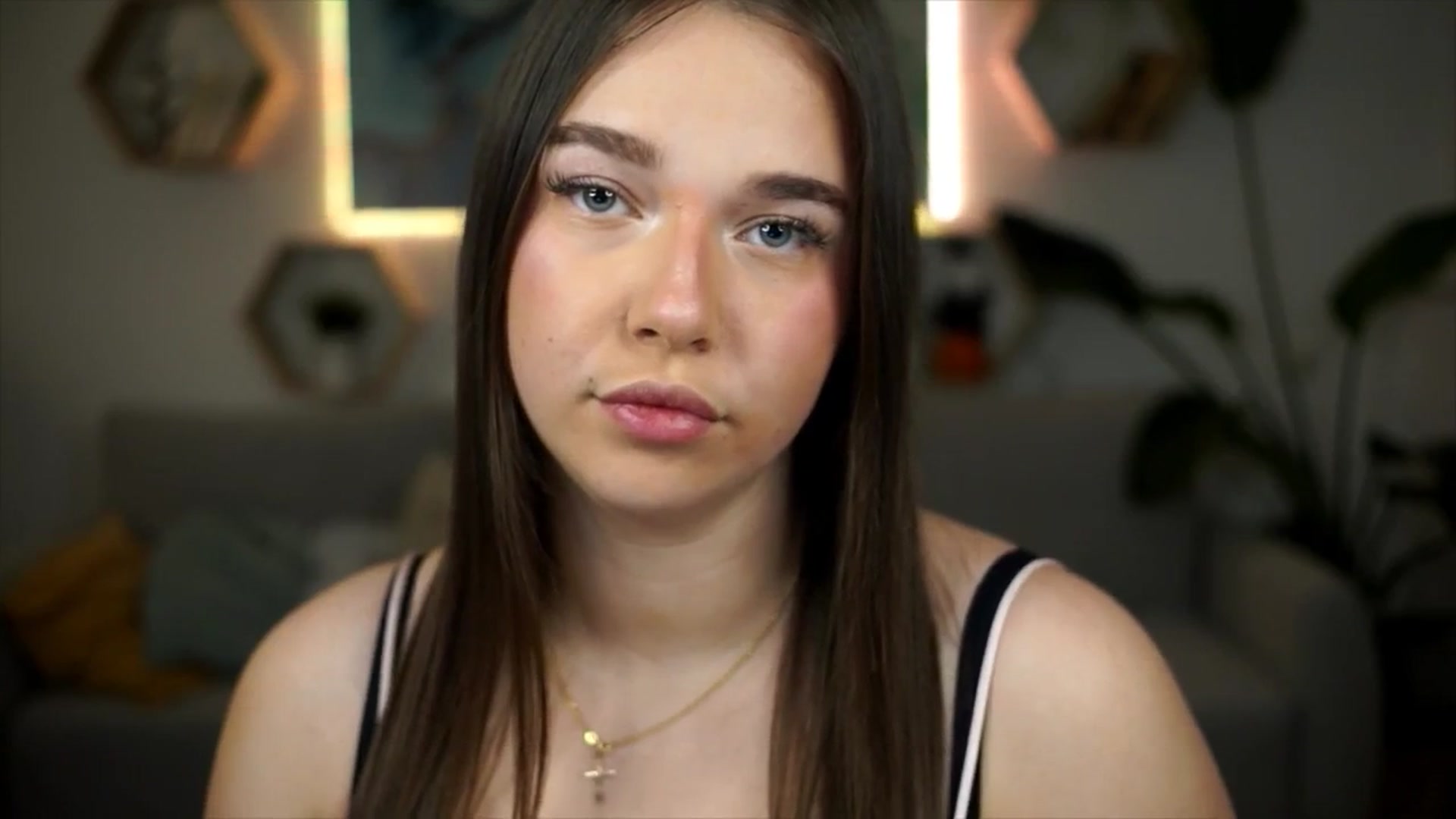 Gallery image thumbnail from Sisii's myfreecams stream on, 04/13/2026, 20:03 image 12 of 20