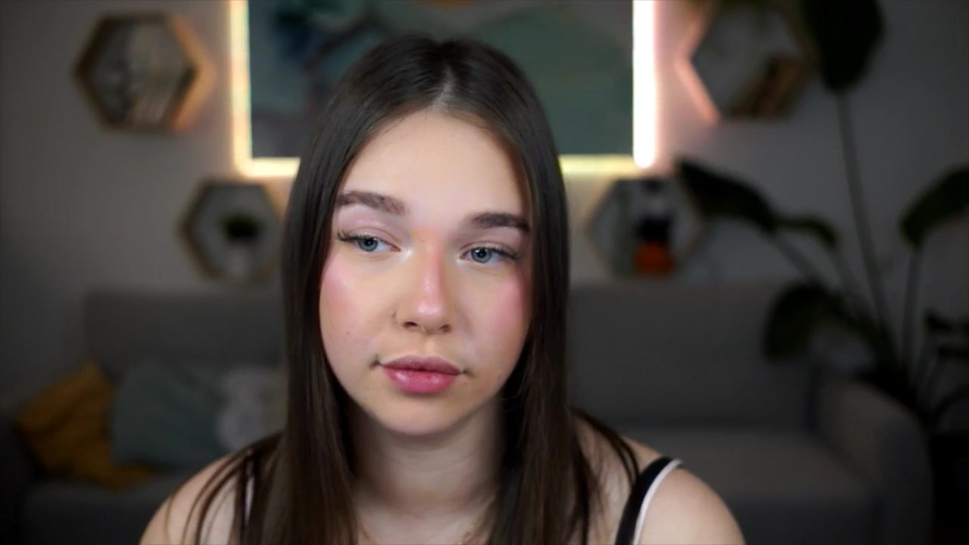 Gallery image thumbnail from Sisii's myfreecams stream on, 04/13/2026, 20:03 image 8 of 20
