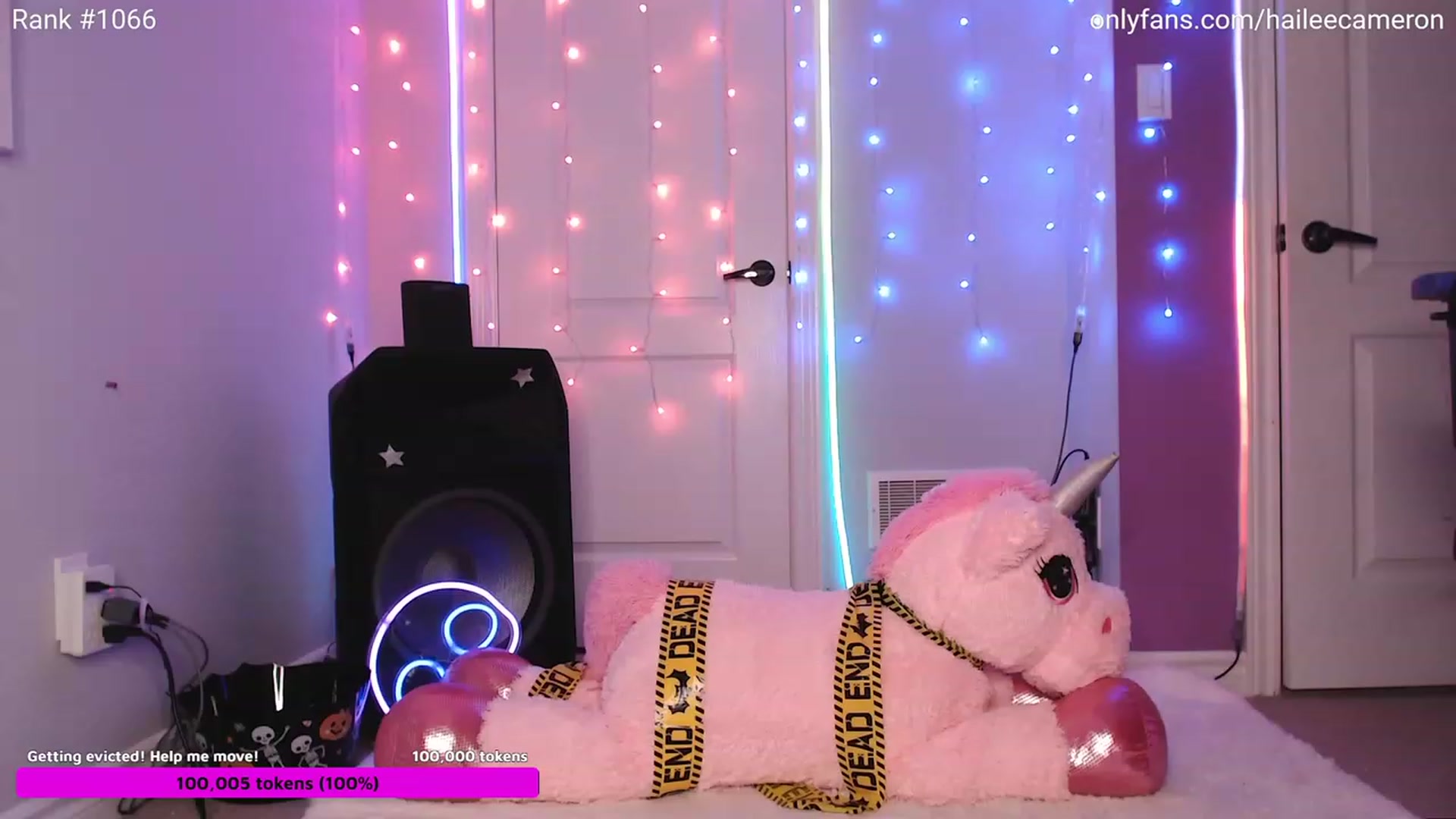 Gallery image thumbnail from SisterCameron's myfreecams stream on, 10/08/2023, 04:53 image 4 of 20