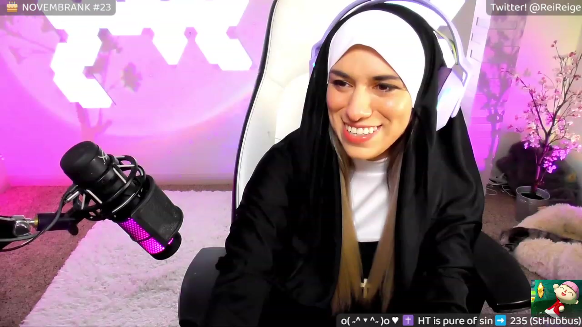 Gallery image thumbnail from SisterReige's myfreecams stream on, 11/14/2022, 11:13 image 10 of 20