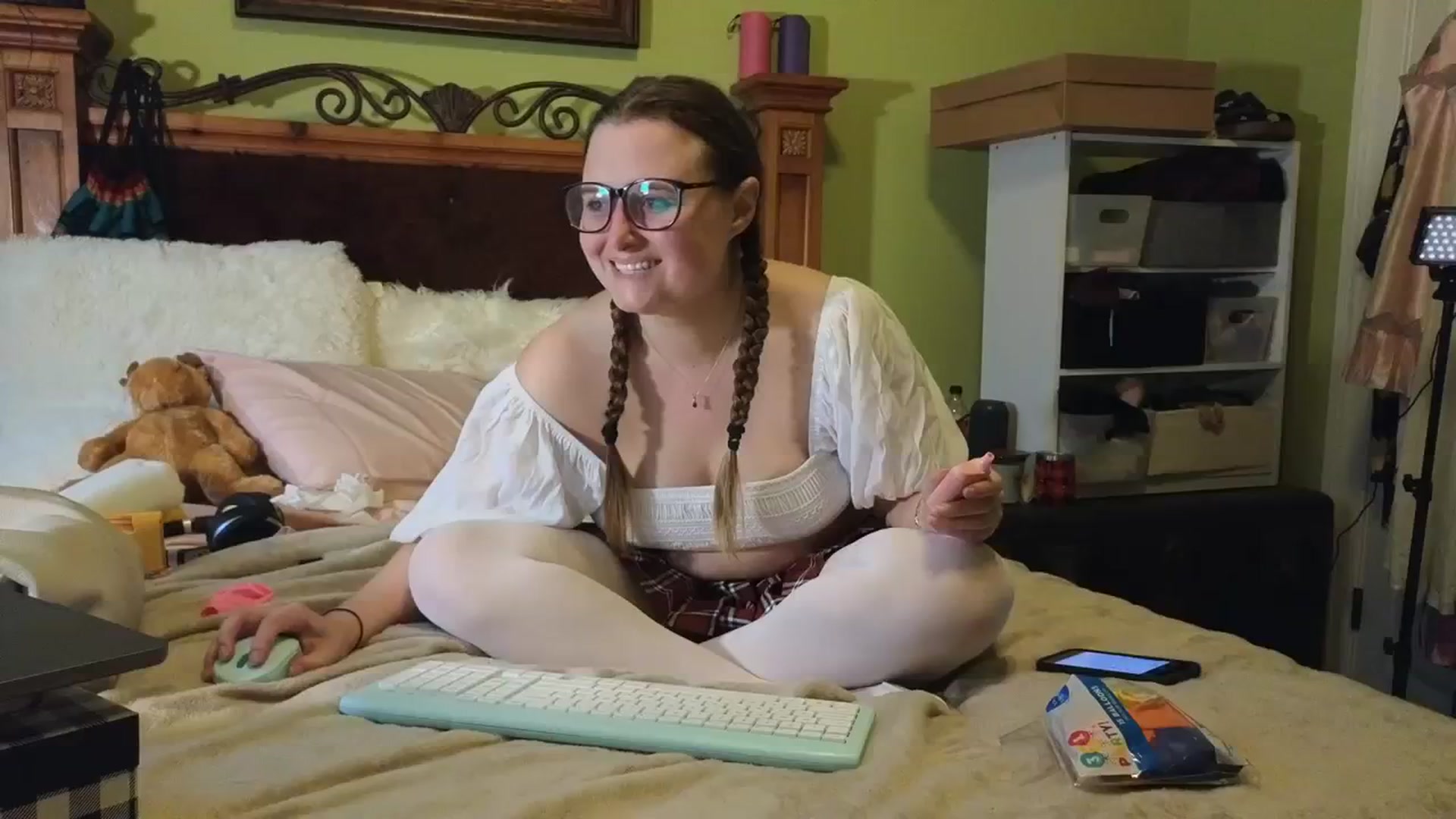 Gallery image thumbnail from Sixsigmababy's myfreecams stream on, 12/25/2023, 20:11 image 2 of 20