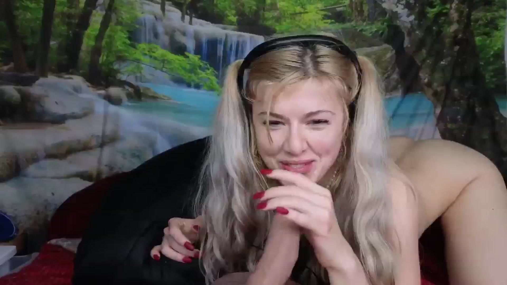 Gallery image thumbnail from Sizequeen's myfreecams stream on, 06/20/2024, 17:38 image 20 of 20