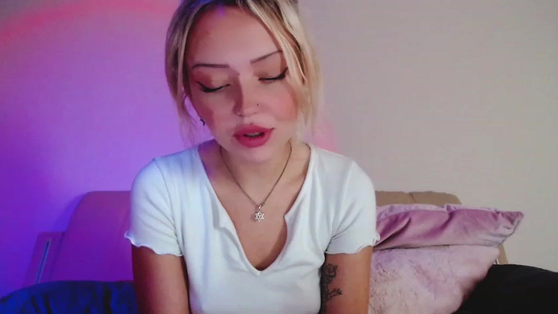 Gallery image thumbnail from Sk8Gurl420's myfreecams stream on, 11/14/2022, 11:12 image 19 of 20