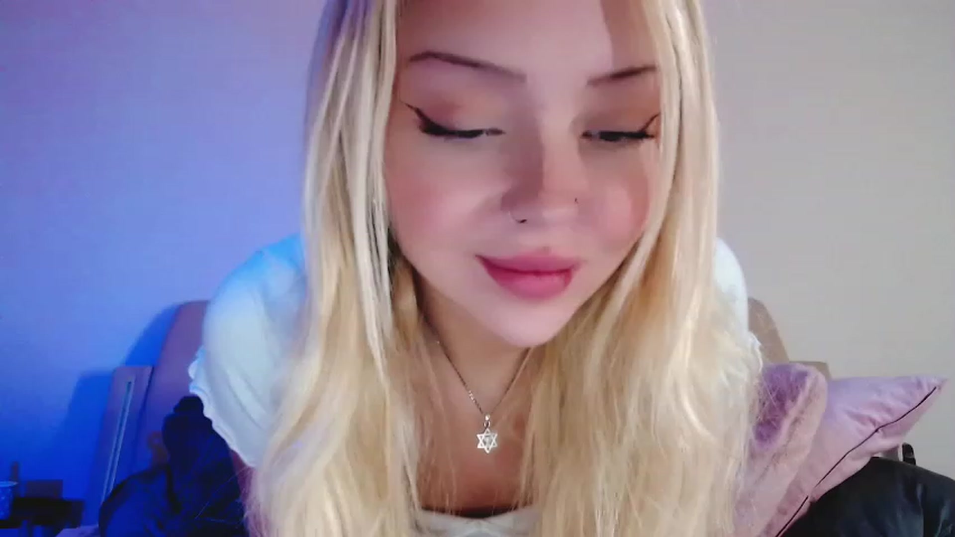 Gallery image thumbnail from Sk8Gurl420's myfreecams stream on, 11/15/2022, 07:11 image 14 of 20