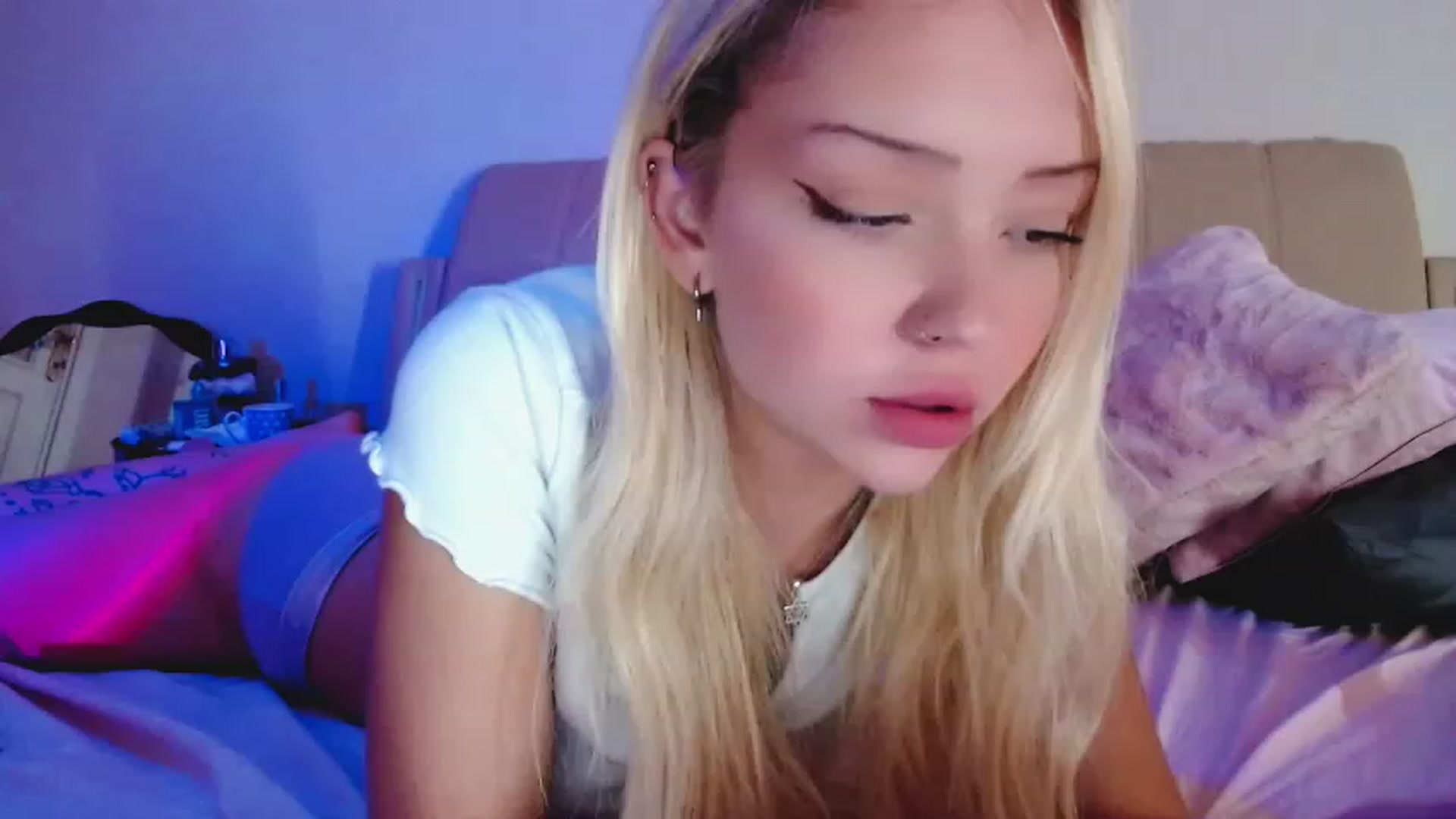 Gallery image thumbnail from Sk8Gurl420's myfreecams stream on, 11/15/2022, 07:54 image 2 of 20