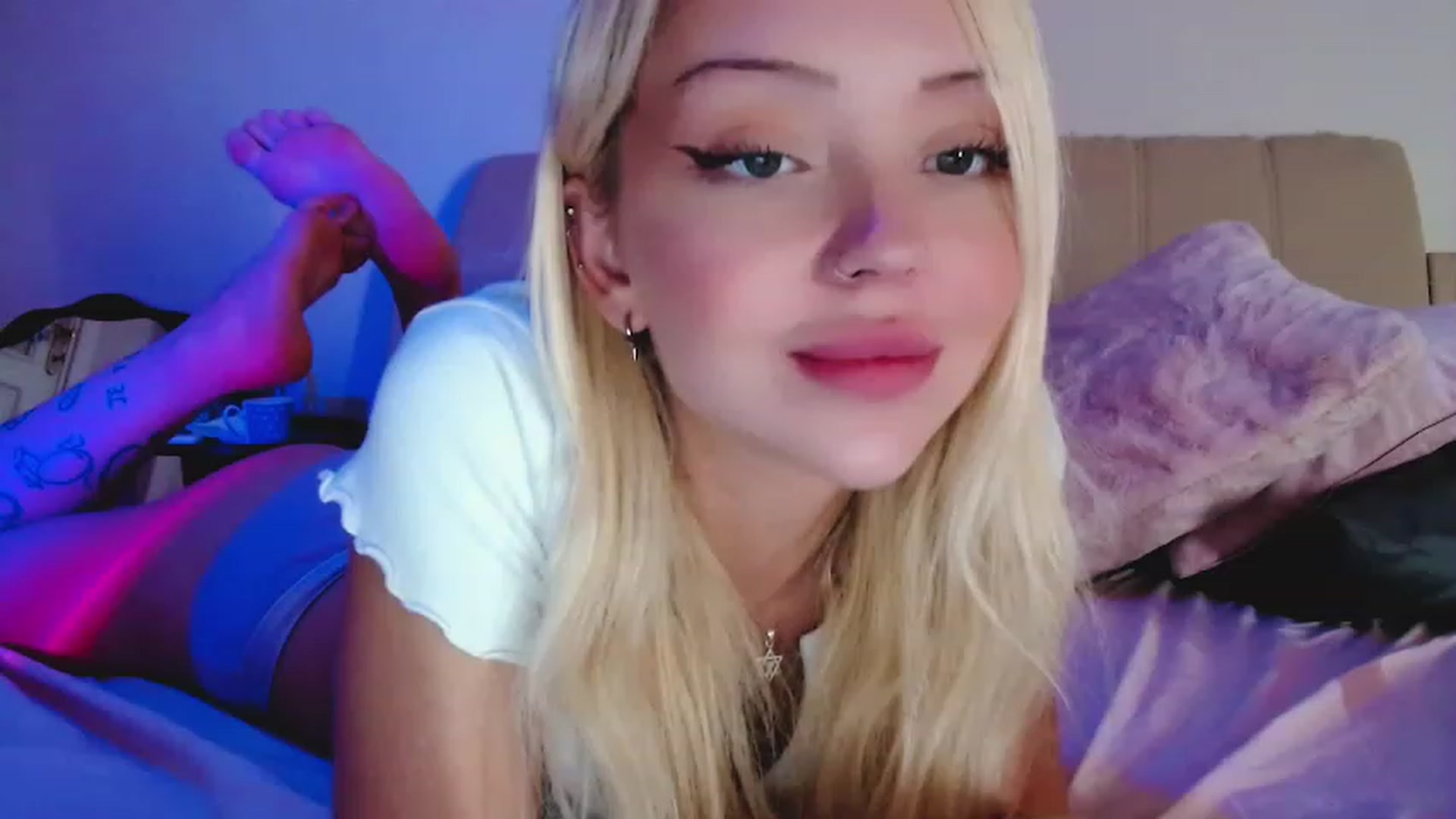 Gallery image thumbnail from Sk8Gurl420's myfreecams stream on, 11/15/2022, 07:54 image 13 of 20