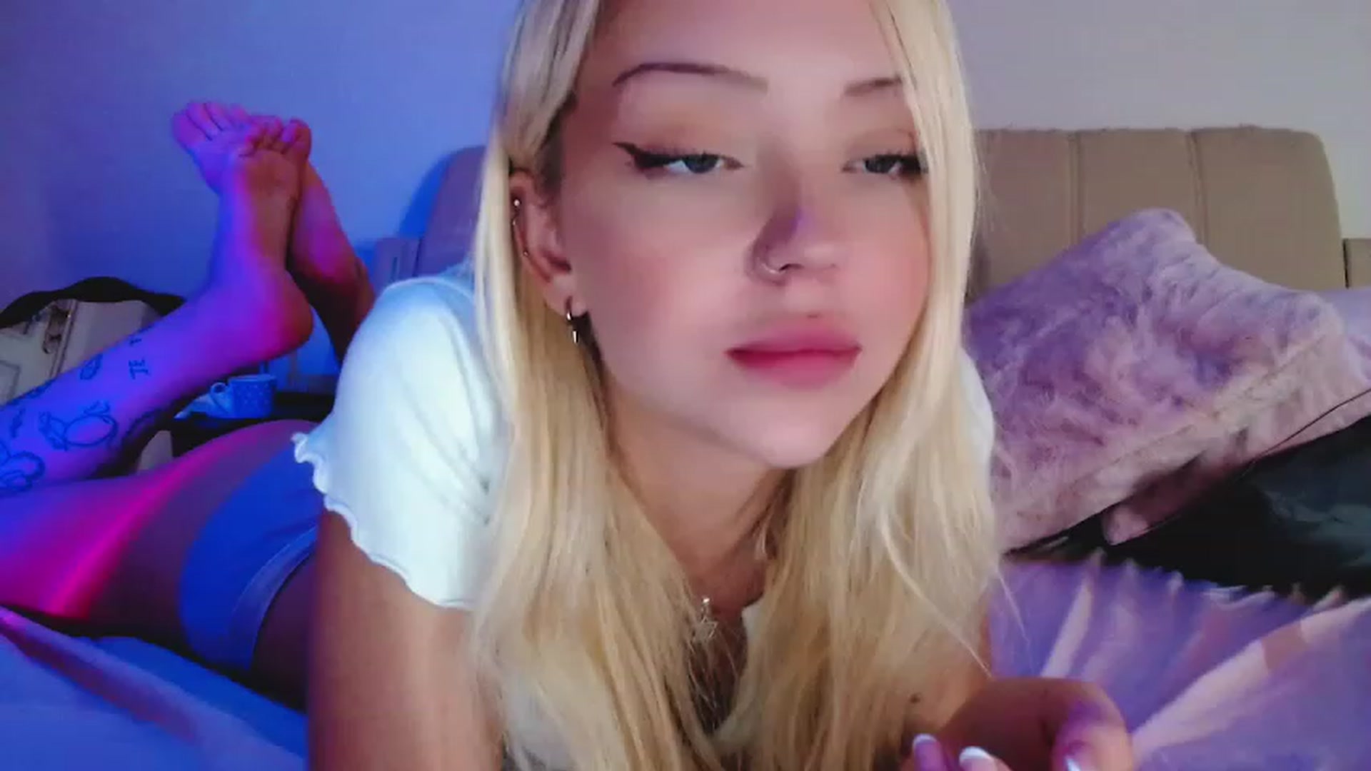 Gallery image thumbnail from Sk8Gurl420's myfreecams stream on, 11/15/2022, 07:54 image 8 of 20