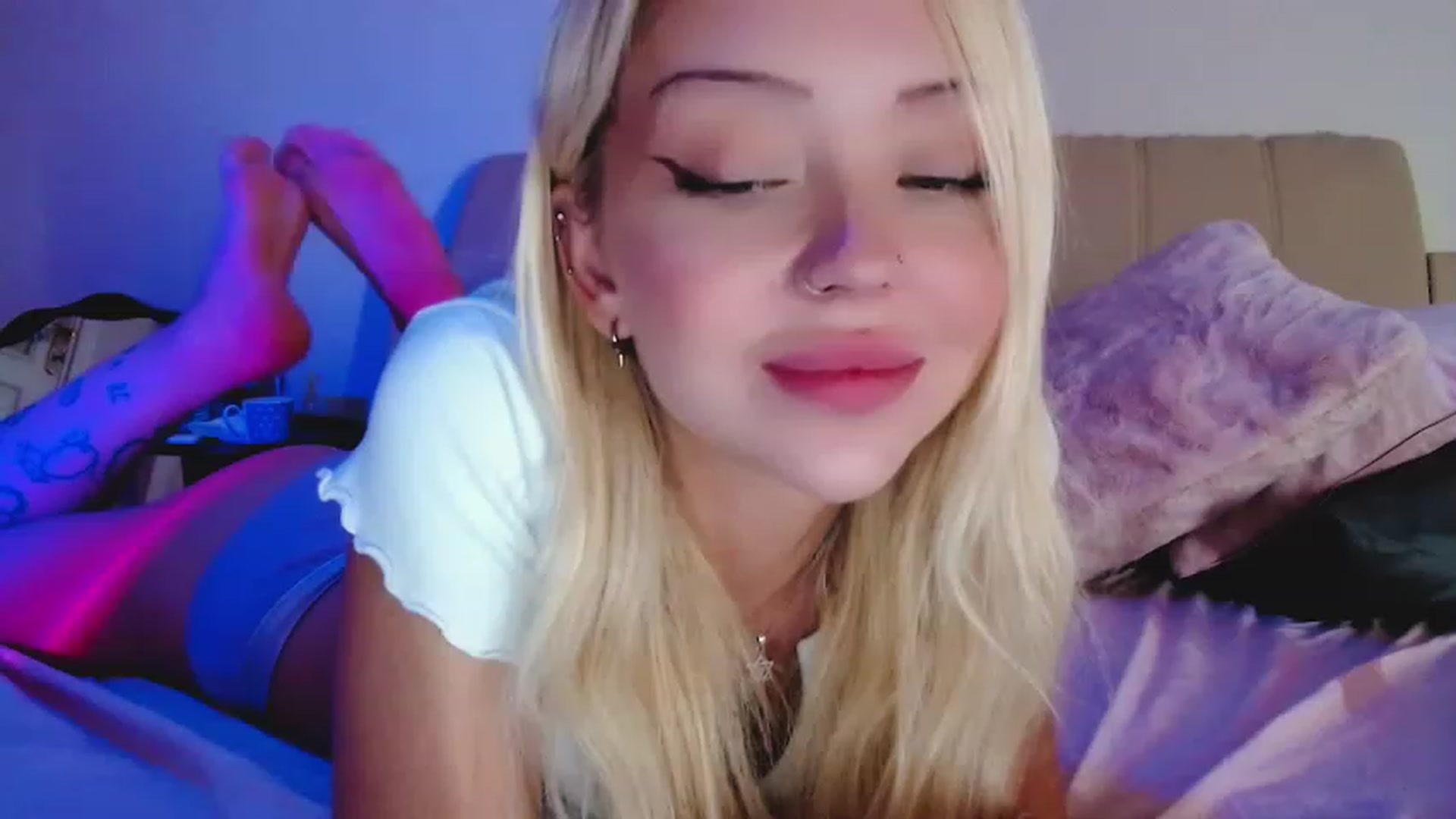 Gallery image thumbnail from Sk8Gurl420's myfreecams stream on, 11/15/2022, 07:54 image 12 of 20