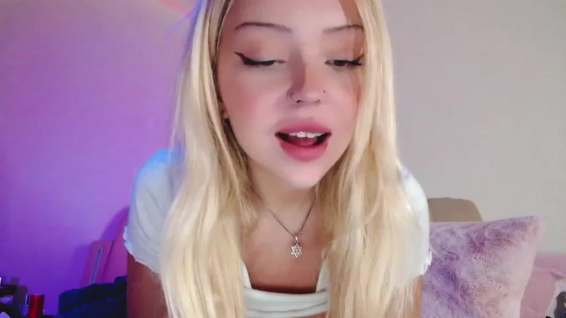 Gallery image thumbnail from Sk8Gurl420's myfreecams stream on, 11/16/2022, 08:19 image 17 of 20