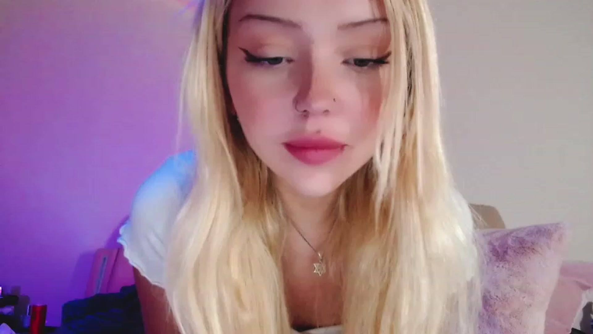 Gallery image thumbnail from Sk8Gurl420's myfreecams stream on, 11/16/2022, 08:19 image 14 of 20