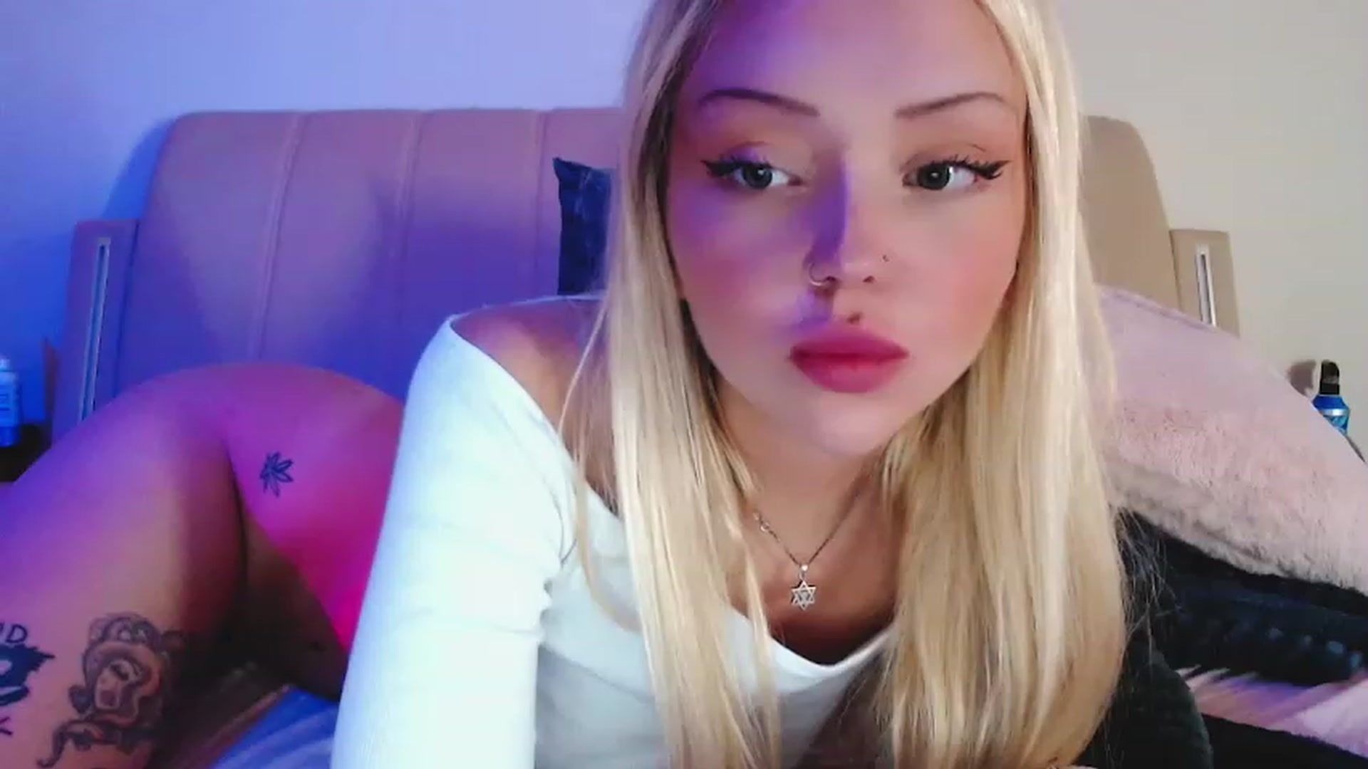 Gallery image thumbnail from Sk8Gurl420's myfreecams stream on, 11/18/2022, 08:25 image 18 of 20