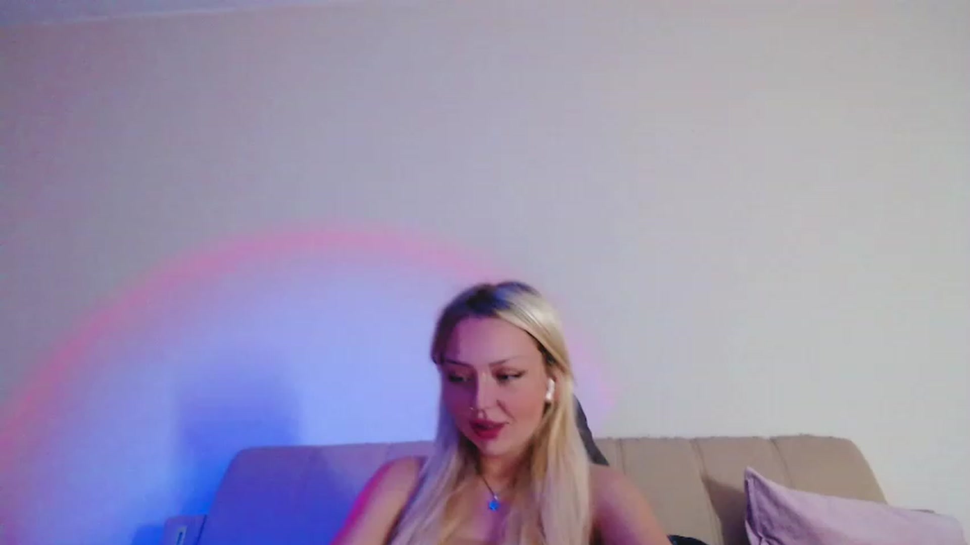 Gallery image thumbnail from Sk8Gurl420's myfreecams stream on, 11/19/2022, 06:44 image 10 of 20