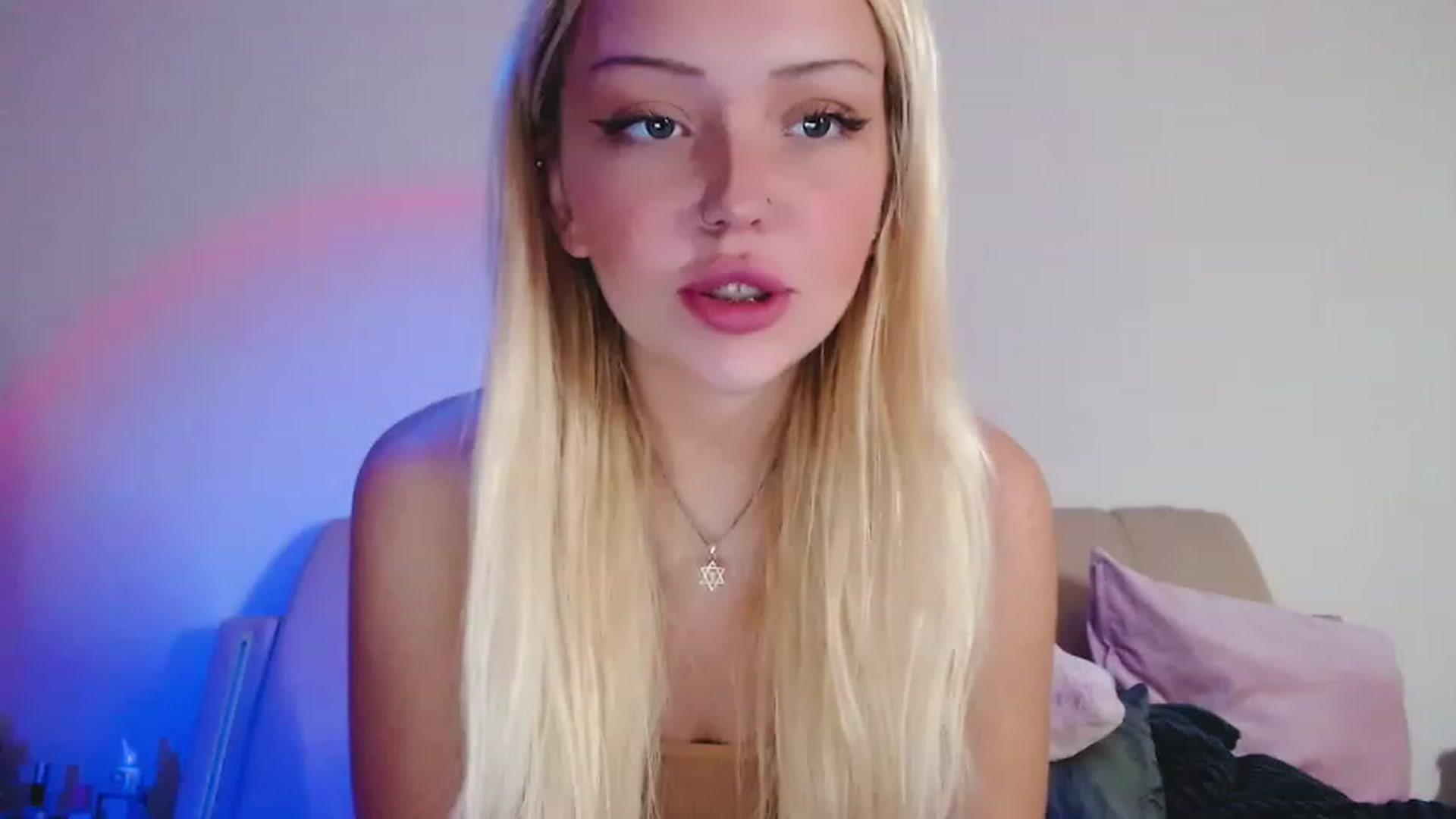 Gallery image thumbnail from Sk8Gurl420's myfreecams stream on, 11/19/2022, 07:16 image 15 of 20