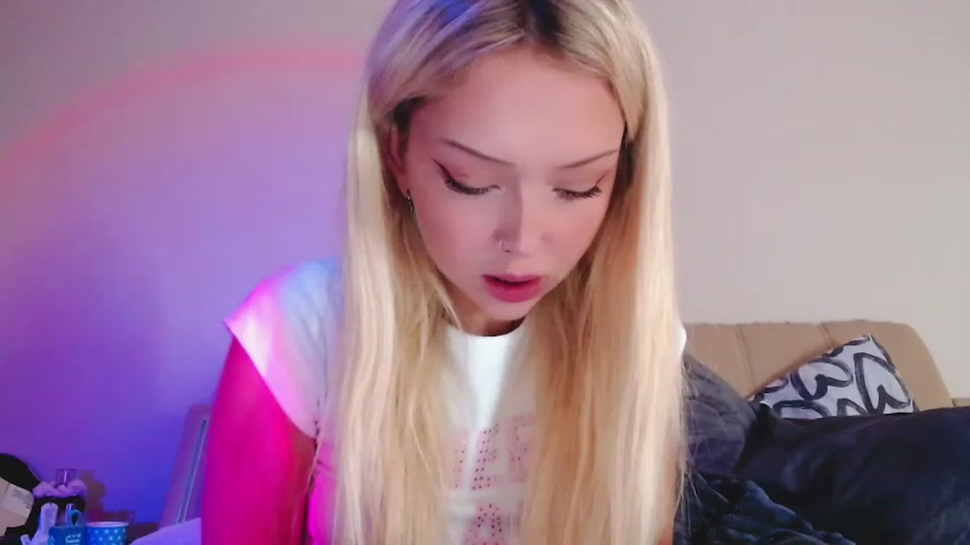 Gallery image thumbnail from Sk8Gurl420's myfreecams stream on, 11/27/2022, 07:48 image 18 of 20