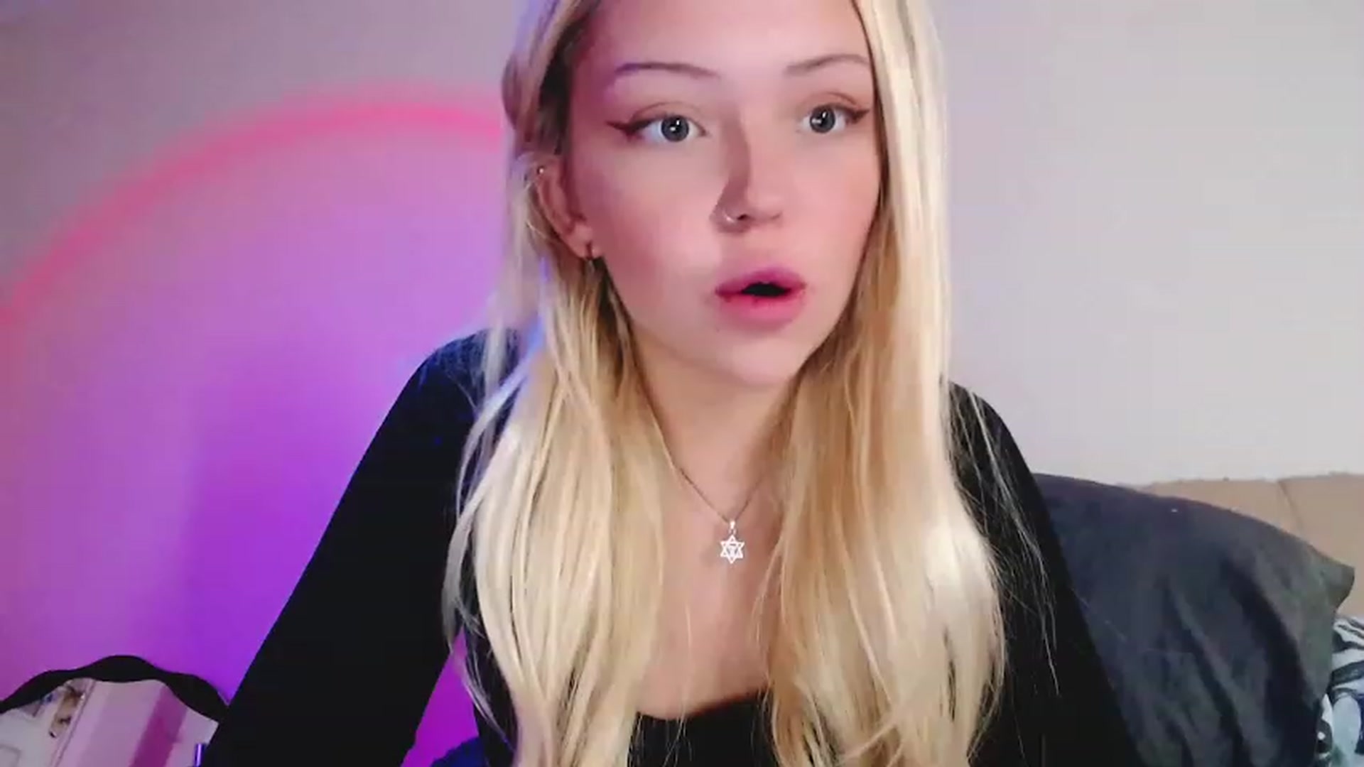 Gallery image thumbnail from Sk8Gurl420's myfreecams stream on, 11/28/2022, 07:44 image 15 of 20