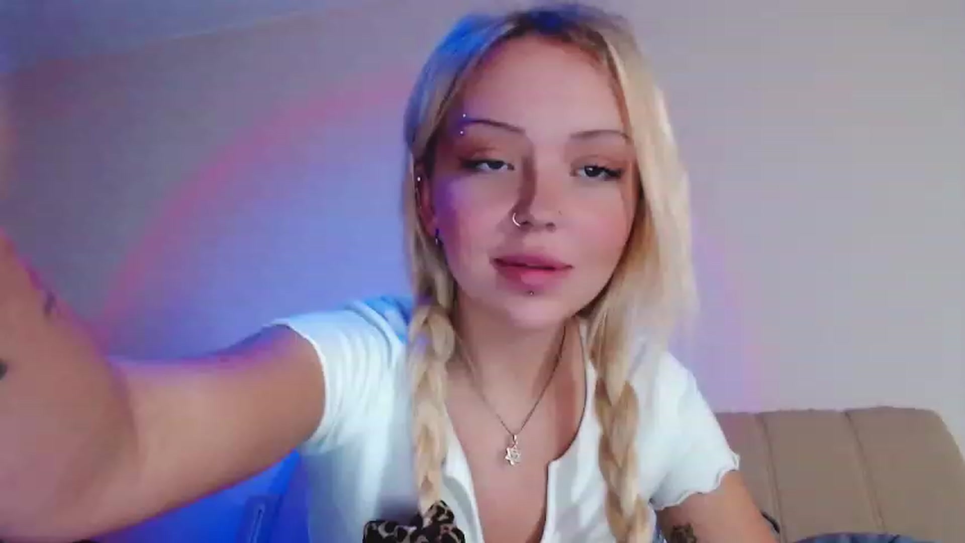 Gallery image thumbnail from Sk8Gurl420's myfreecams stream on, 12/02/2022, 13:39 image 7 of 20