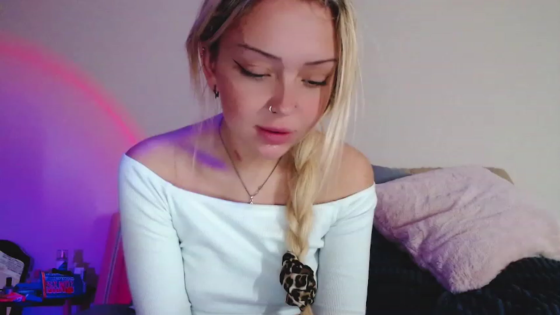 Gallery image thumbnail from Sk8Gurl420's myfreecams stream on, 12/06/2022, 06:58 image 16 of 20