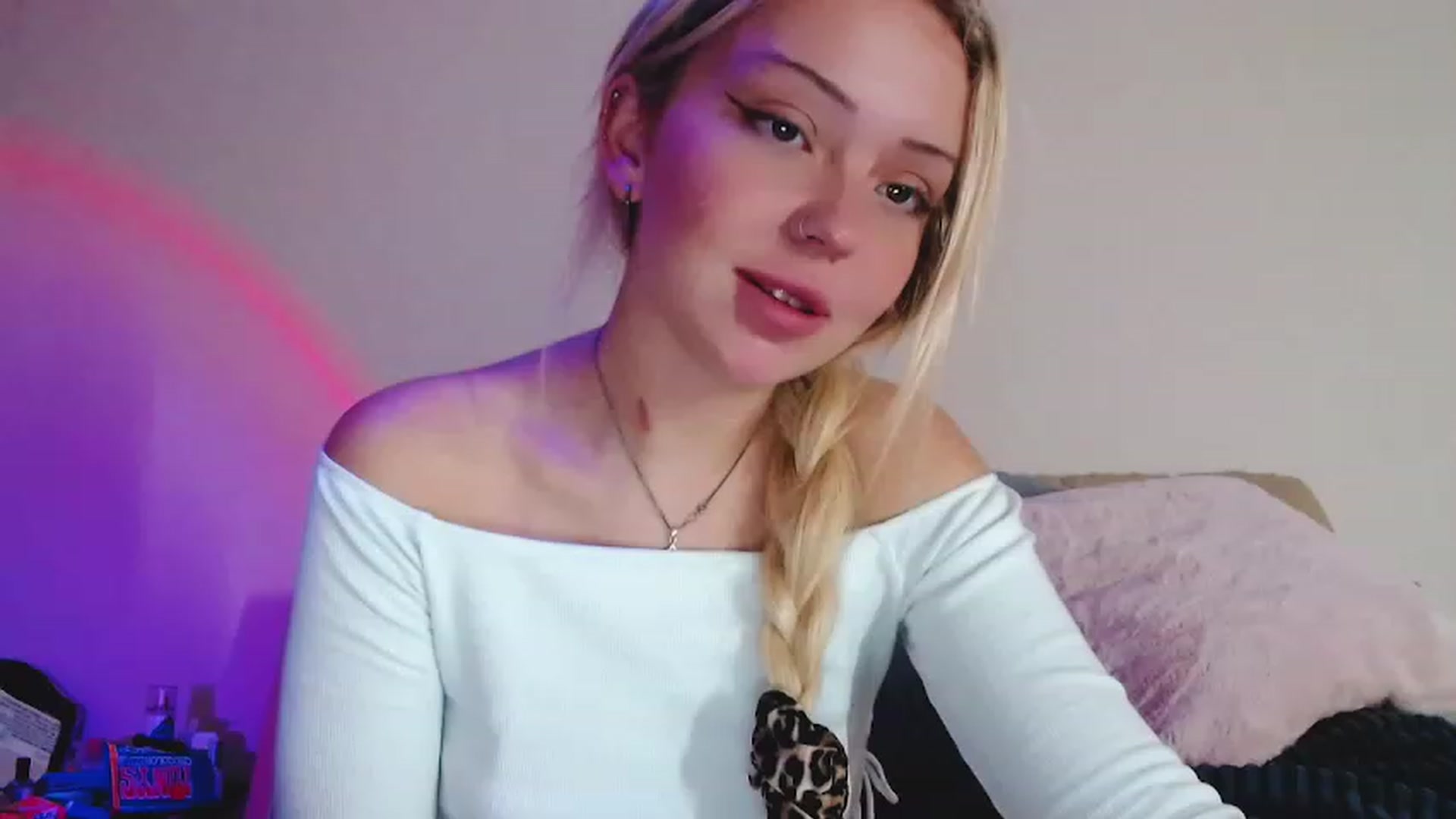 Gallery image thumbnail from Sk8Gurl420's myfreecams stream on, 12/06/2022, 06:58 image 20 of 20