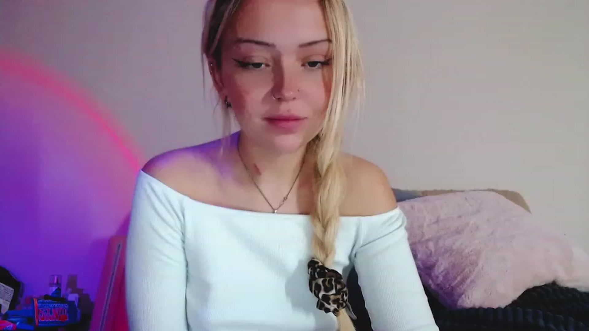 Gallery image thumbnail from Sk8Gurl420's myfreecams stream on, 12/06/2022, 06:58 image 18 of 20