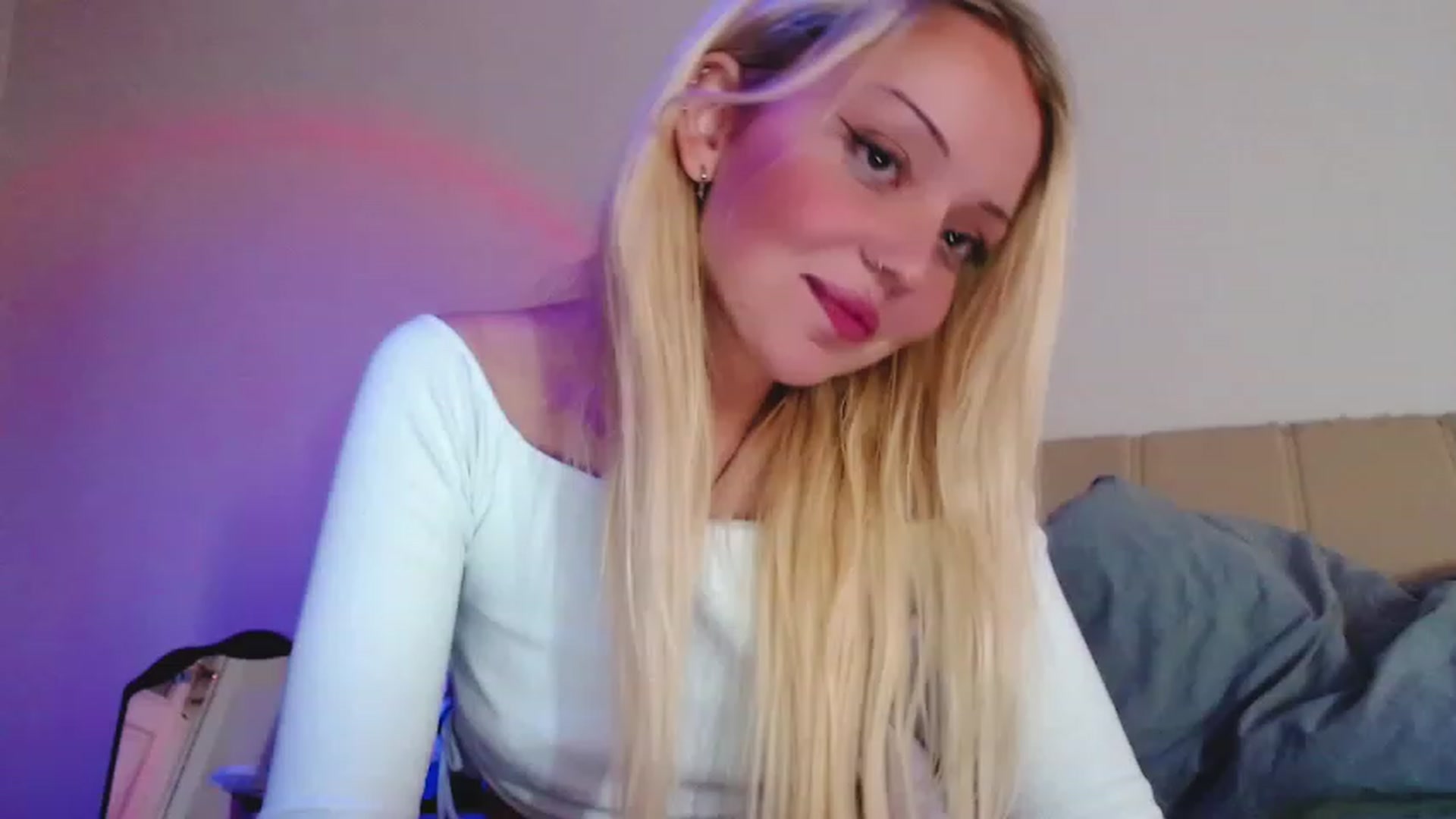 Gallery image thumbnail from Sk8Gurl420's myfreecams stream on, 12/07/2022, 07:59 image 8 of 20