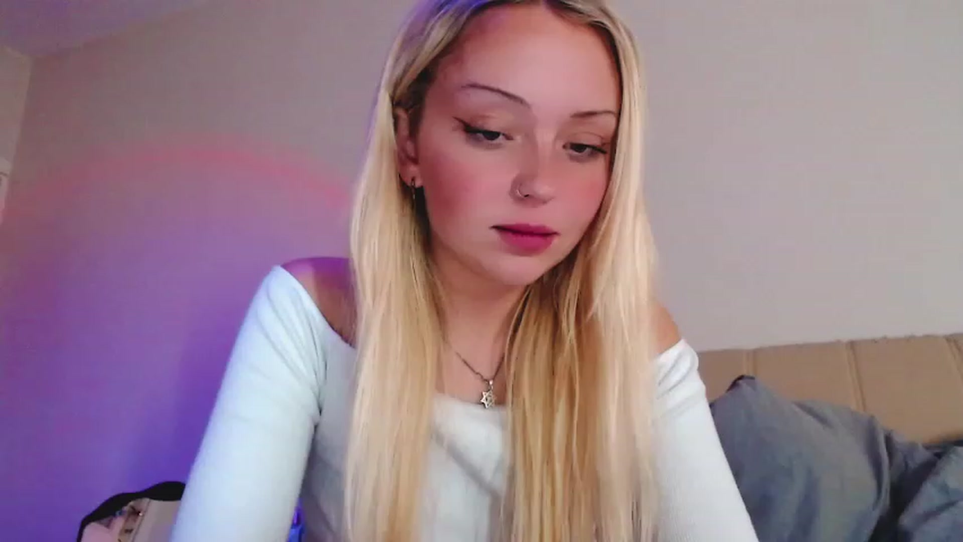 Gallery image thumbnail from Sk8Gurl420's myfreecams stream on, 12/07/2022, 07:59 image 17 of 20