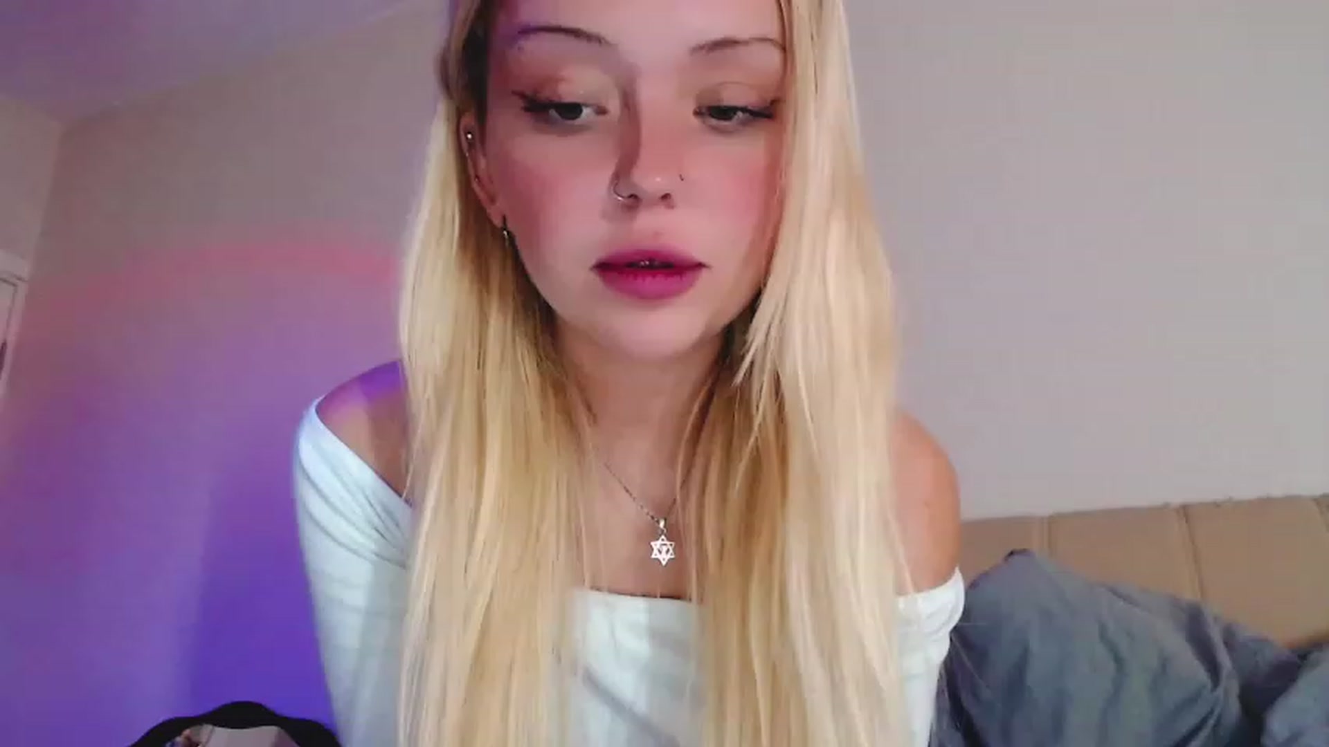Gallery image thumbnail from Sk8Gurl420's myfreecams stream on, 12/07/2022, 07:59 image 12 of 20