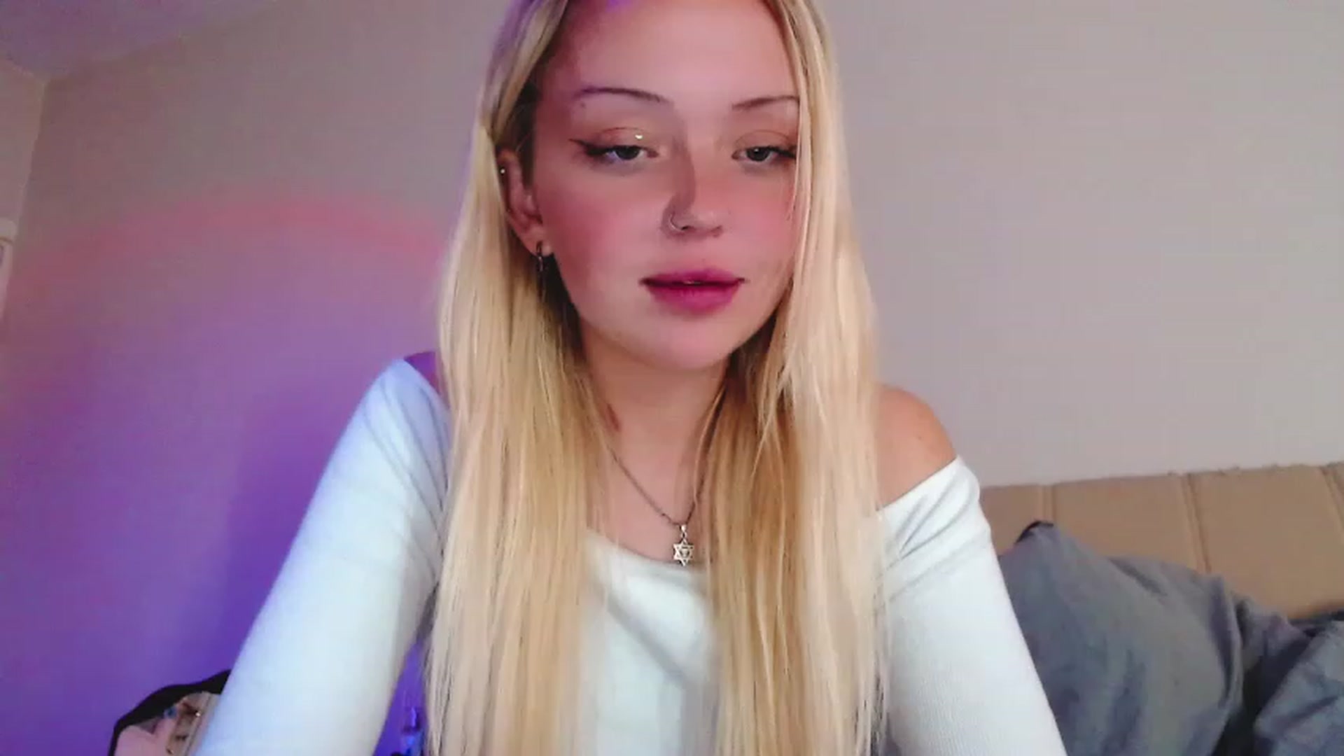 Gallery image thumbnail from Sk8Gurl420's myfreecams stream on, 12/07/2022, 07:59 image 18 of 20