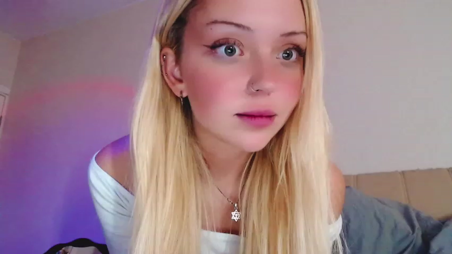 Gallery image thumbnail from Sk8Gurl420's myfreecams stream on, 12/07/2022, 07:59 image 13 of 20