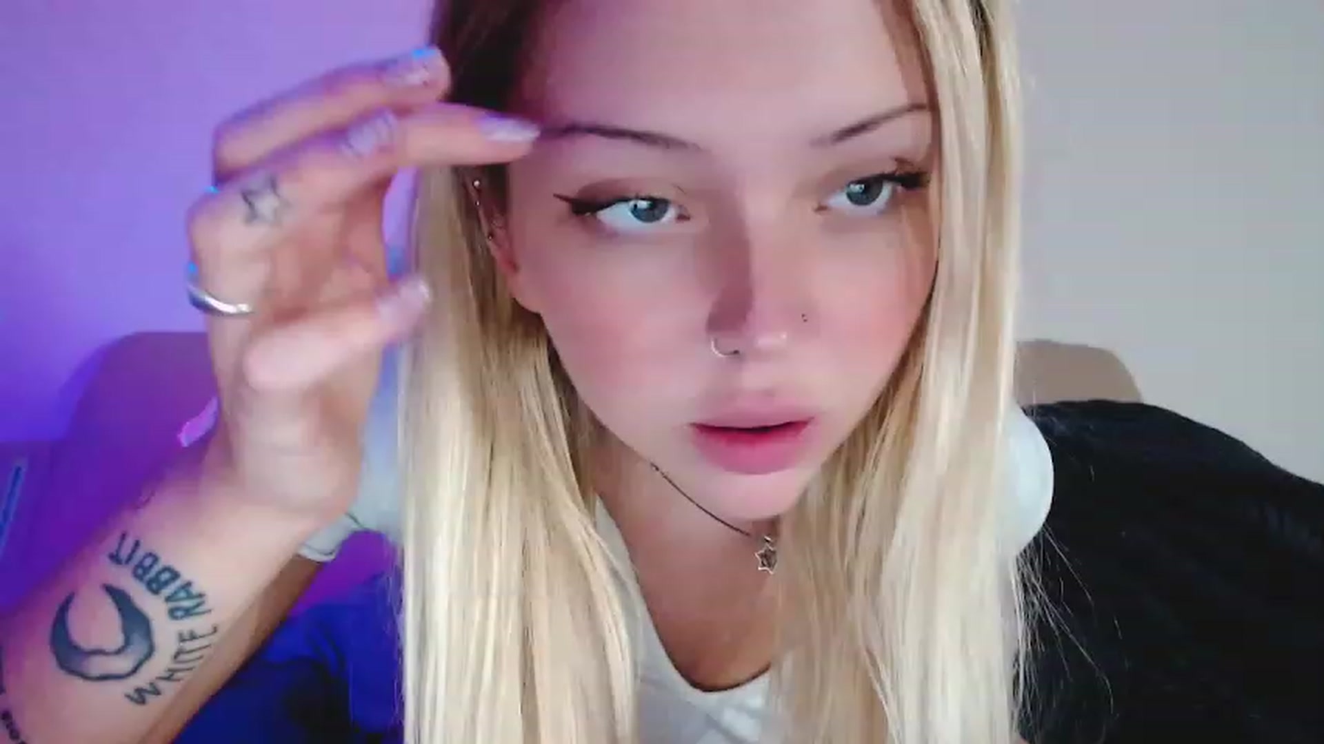 Gallery image thumbnail from Sk8Gurl420's myfreecams stream on, 12/08/2022, 18:23 image 11 of 20