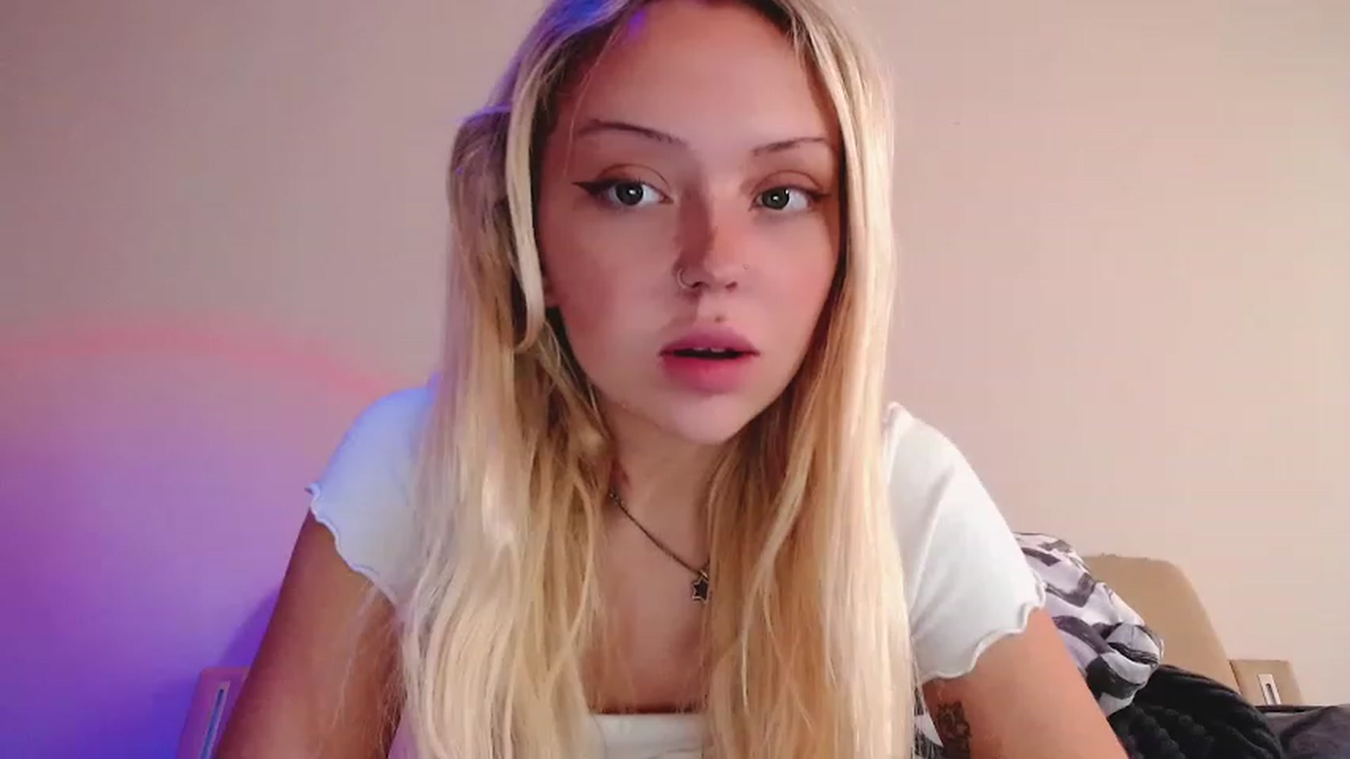 Gallery image thumbnail from Sk8Gurl420's myfreecams stream on, 12/09/2022, 07:50 image 18 of 20