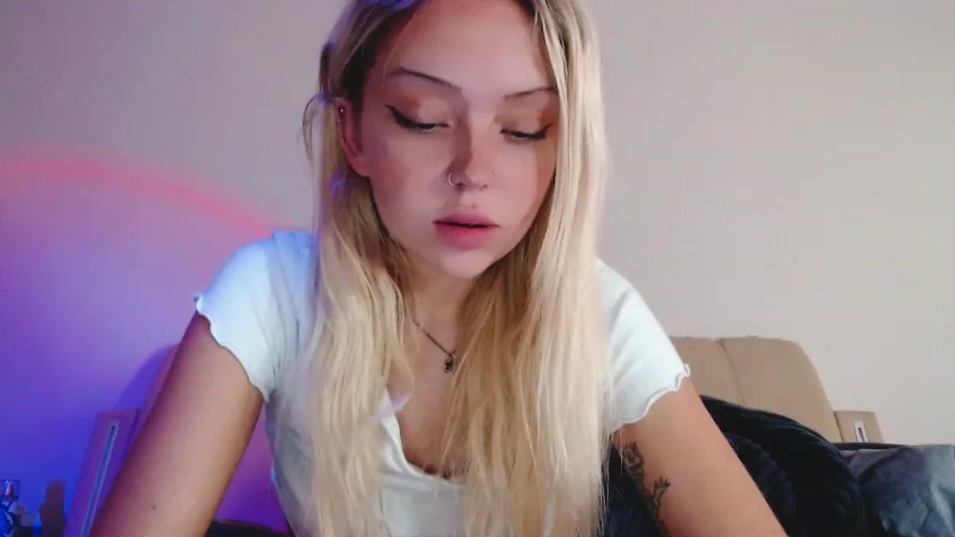 Gallery image thumbnail from Sk8Gurl420's myfreecams stream on, 12/09/2022, 07:50 image 11 of 20