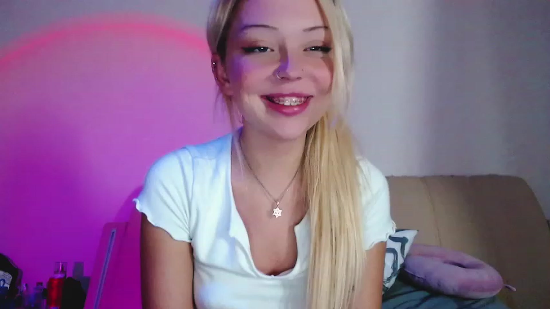 Gallery image thumbnail from Sk8Gurl420's myfreecams stream on, 12/11/2022, 20:42 image 16 of 20