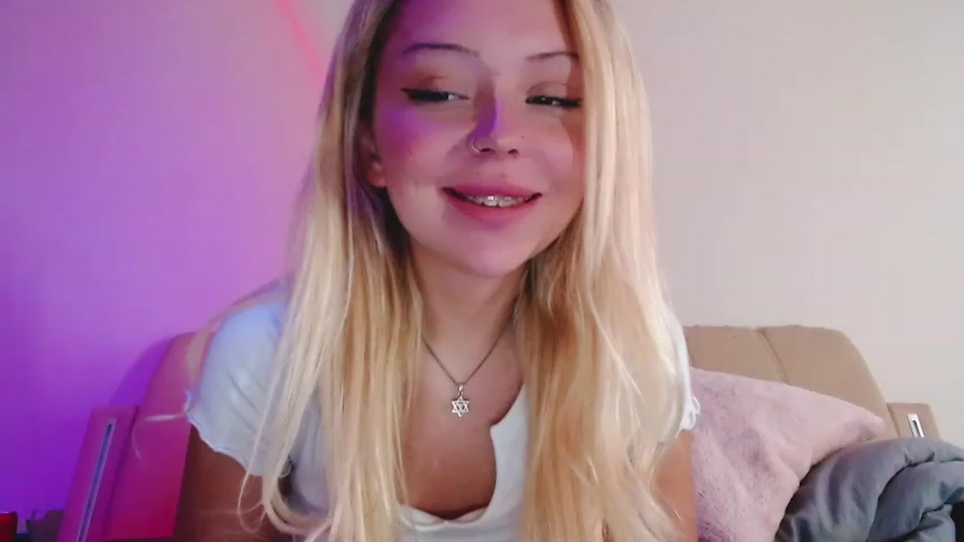 Gallery image thumbnail from Sk8Gurl420's myfreecams stream on, 12/12/2022, 07:49 image 20 of 20