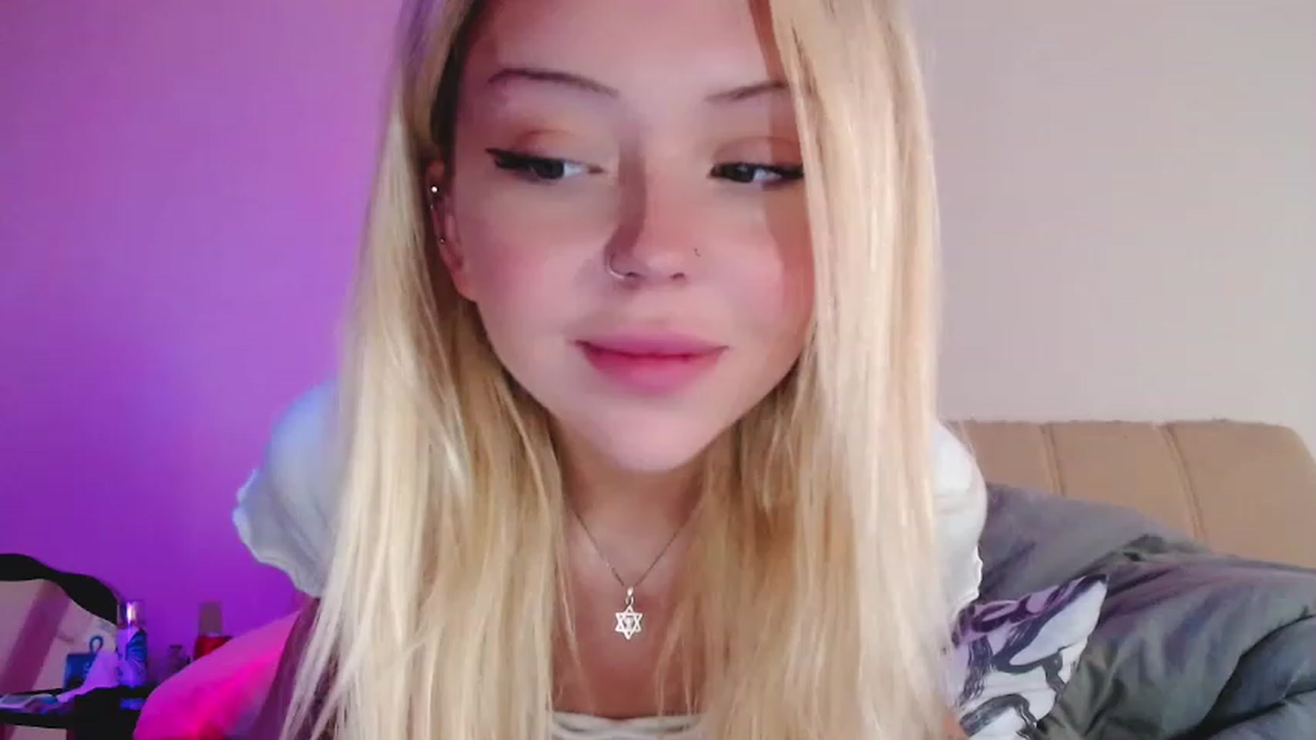Gallery image thumbnail from Sk8Gurl420's myfreecams stream on, 12/12/2022, 07:49 image 6 of 20